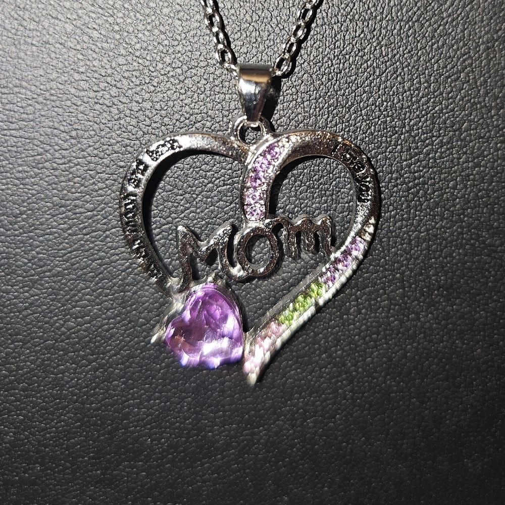 Heart Pendant 'Mom' Necklace - Select 1 - Picture 5 of 6